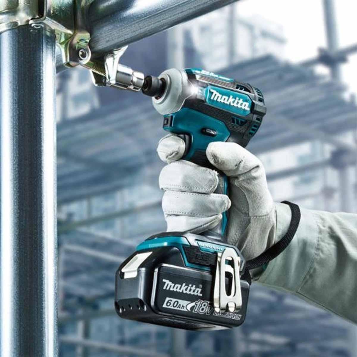 Makita Matkap Akülü Somun Sıkma 1/2" 5.0Ah 18V (2Akü+Şarjer+Çanta)