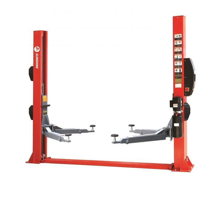 Lift İki Direkli Elektronik Kilit Açma 2.2KW 95X1870MM Yükseklik:2810MM 3500Kg