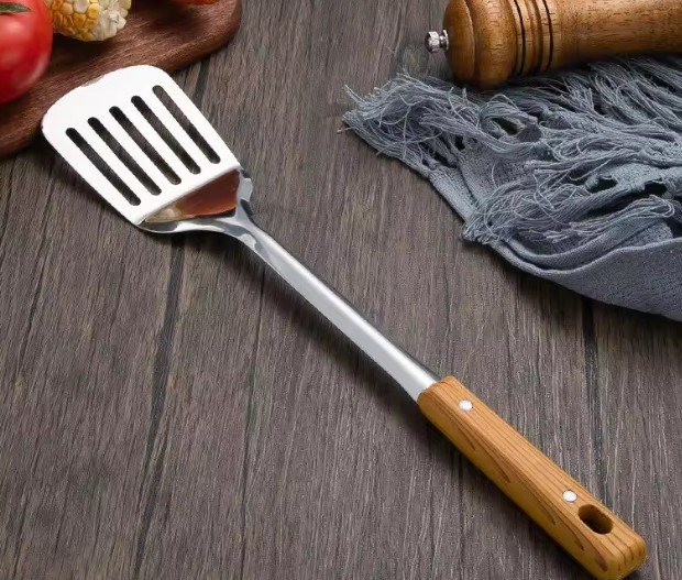 Spatula Ahşap Saplı Delikli Siyah