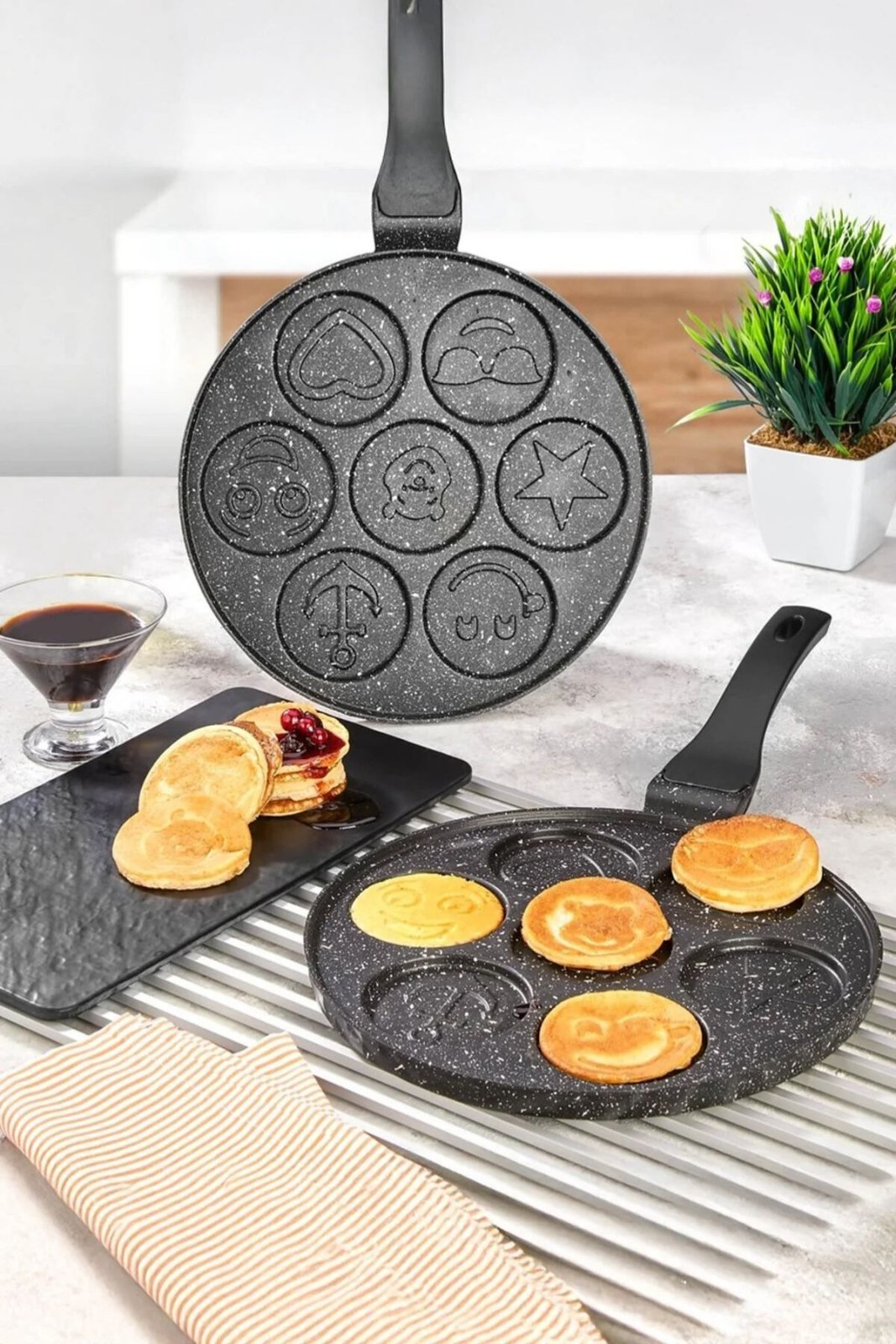 Pankek Kristal Emoji Döküm 26cm