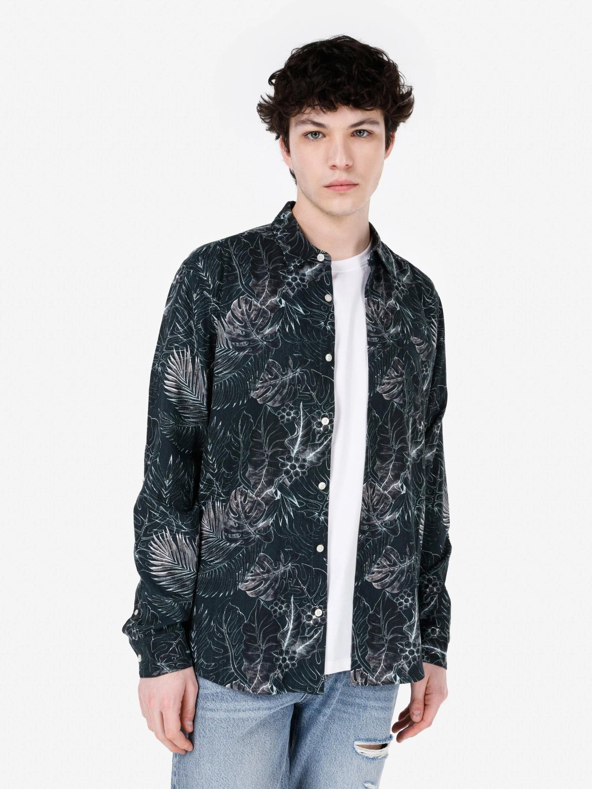 Colins 6389 Men’s Regular Fit Long-Sleeve Woven Shirt
