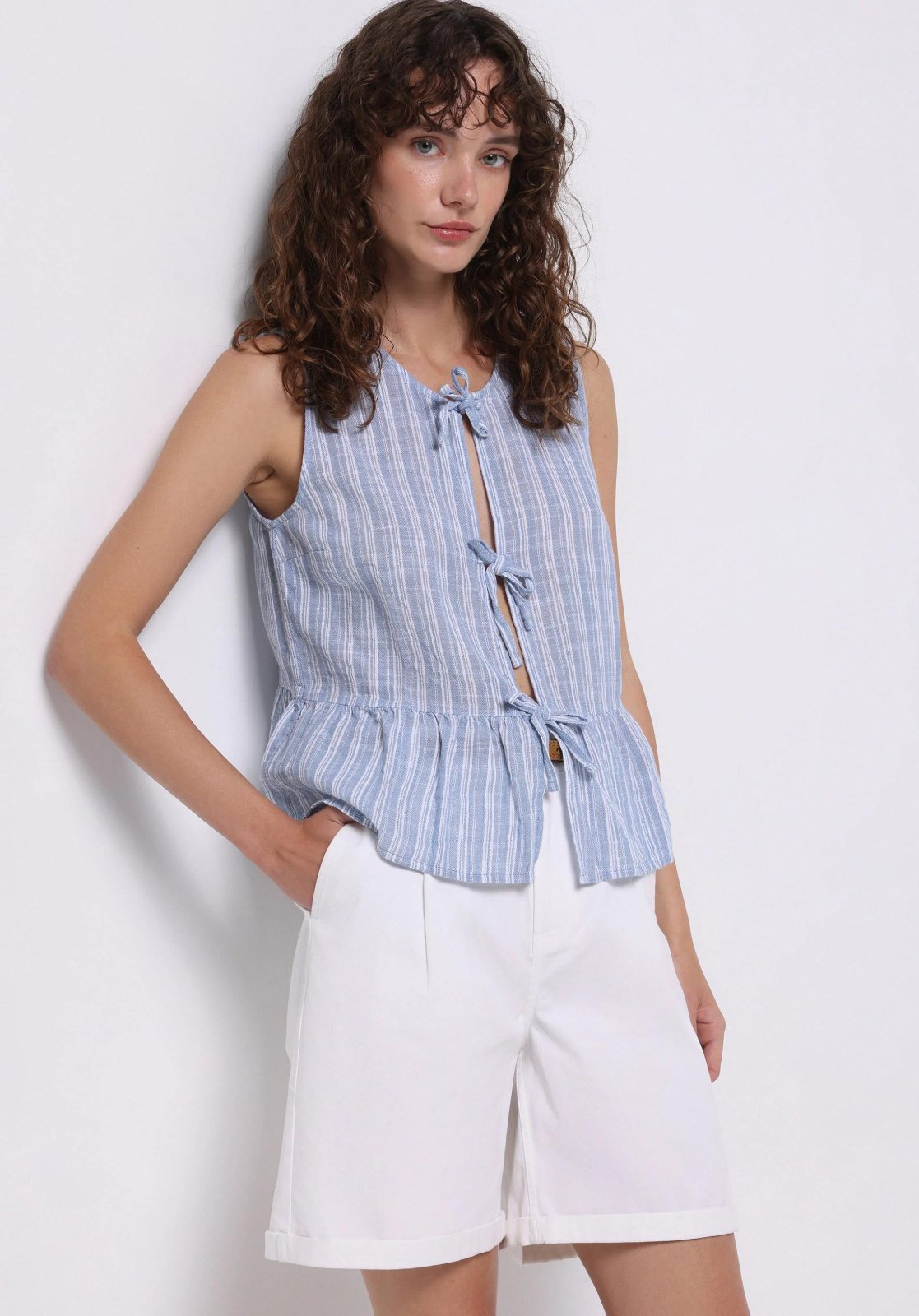 Dokuma Alt Kadın Şort Slim Fit