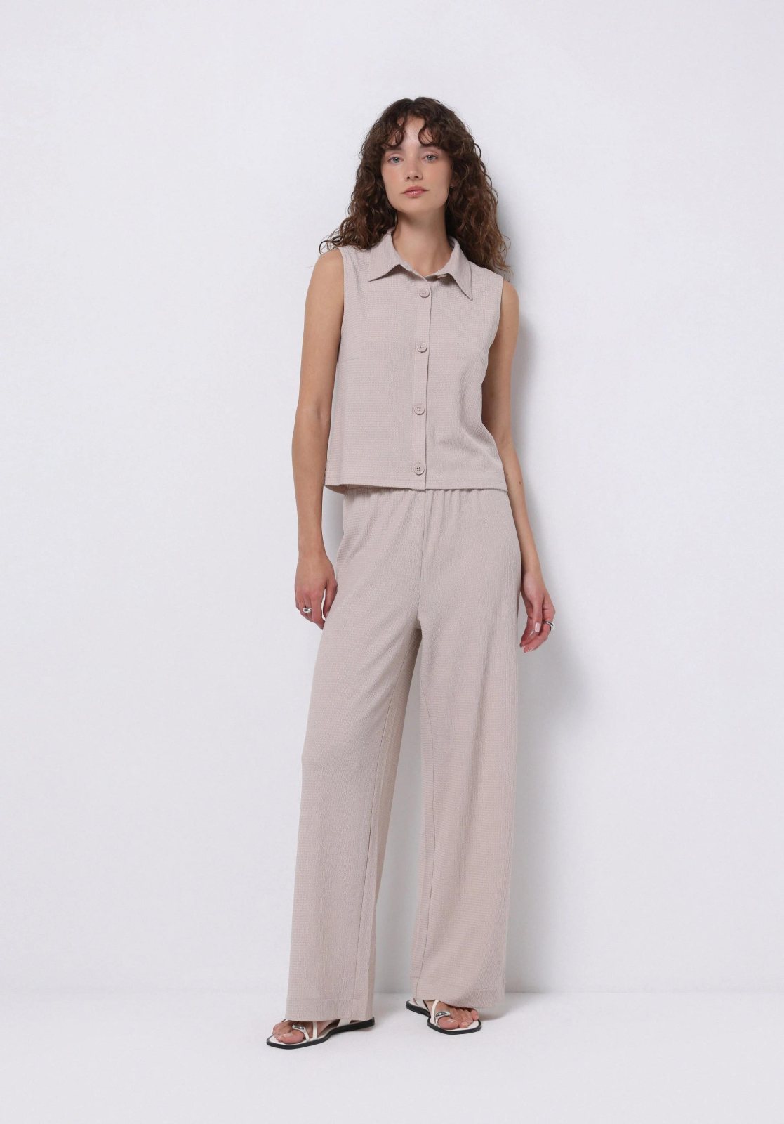 Colins 8334 — женские трикотажные джоггеры, regular fit