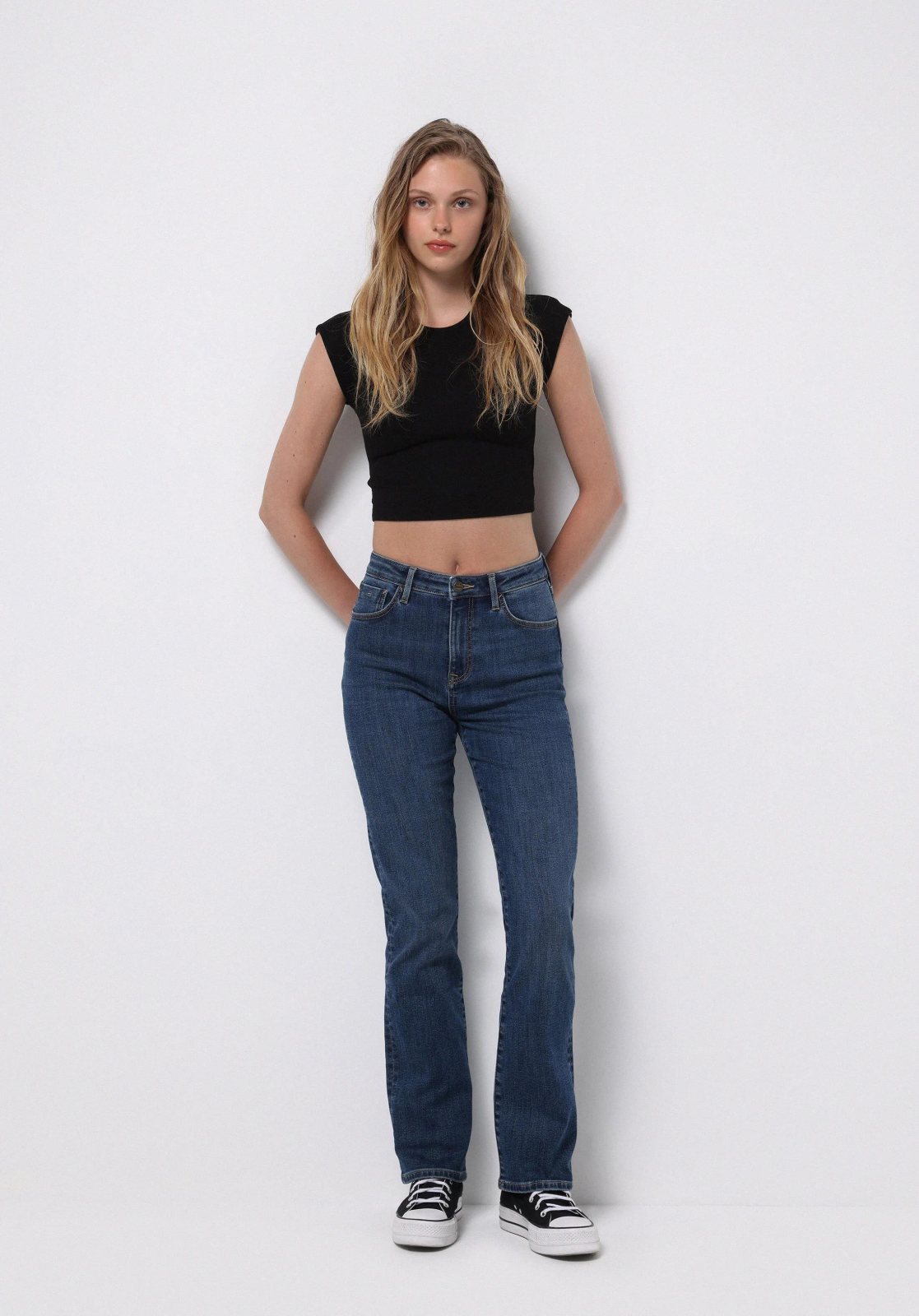 Colins 792 MILA Women's Jeans 8928, Mid Rise, Straight Leg, Regular Fit