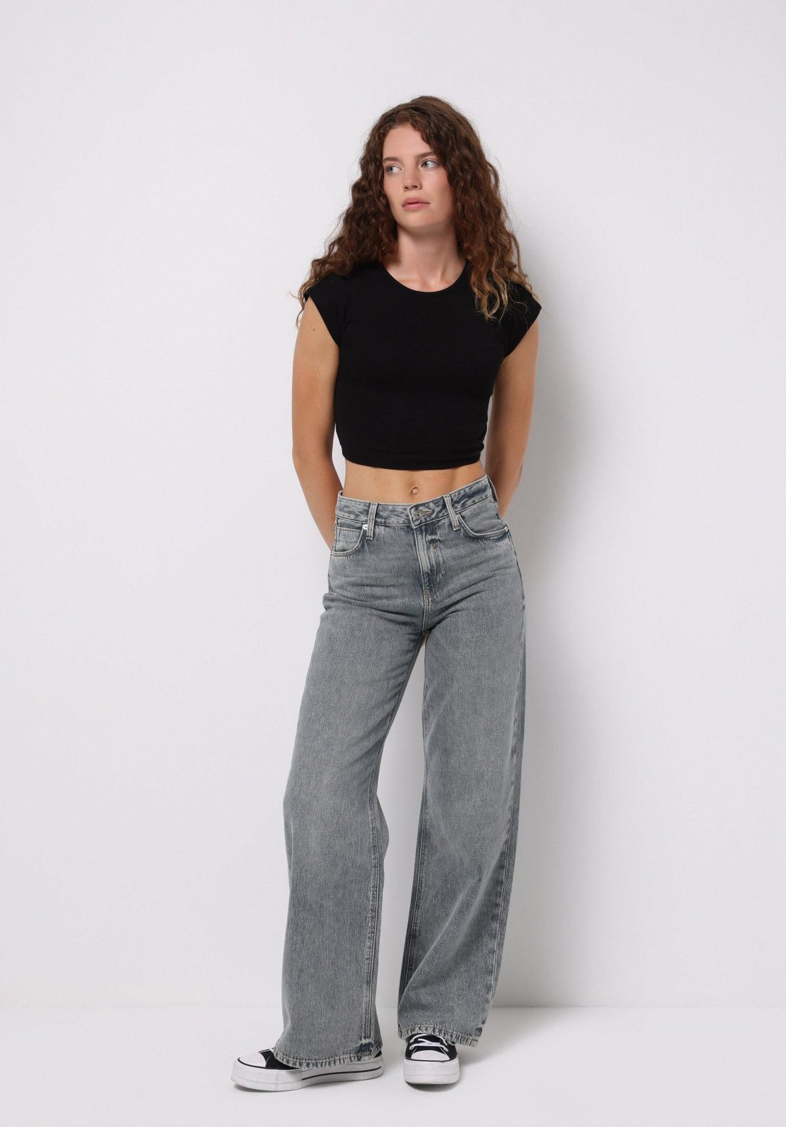 Colins 970 Berry Women’s Jeans, High-Rise Straight Leg Regular Fit