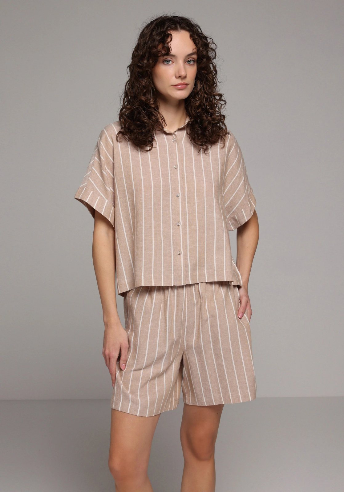 Dokuma Alt Kadın Şort Regular Fit